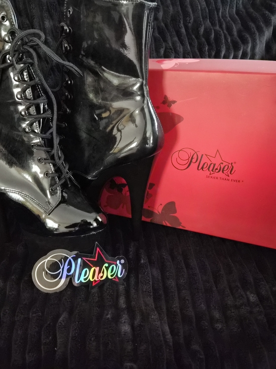Pleaser Shoes - Pleaser Black Patent Lace-Up Platform Stiletto Booties